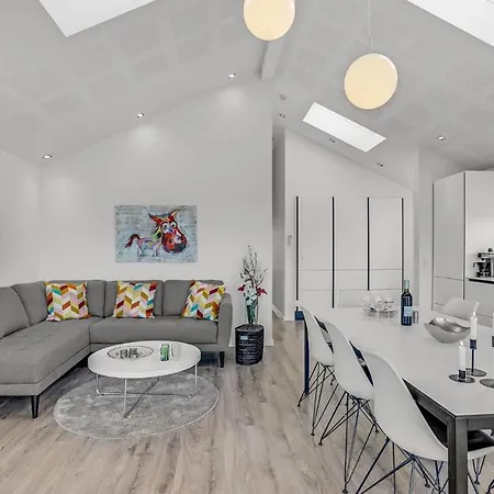 Prázdninový dům Three-bedroom In *